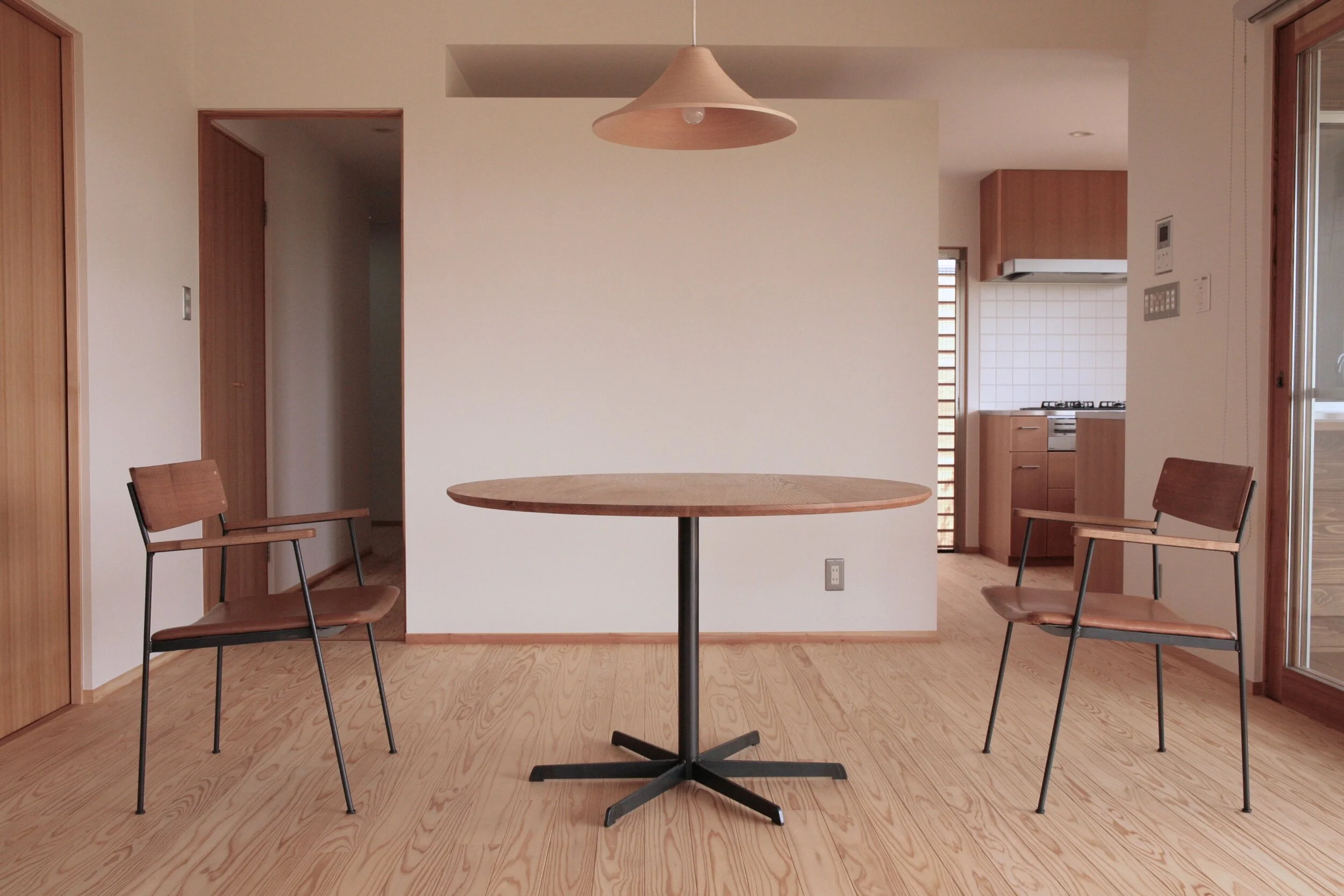 ROUND TABLE 6legs — KITAWORKS